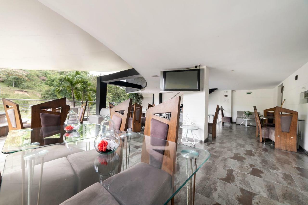 Ayenda 1236 Platinum Plaza Hotel Medellin Bagian luar foto